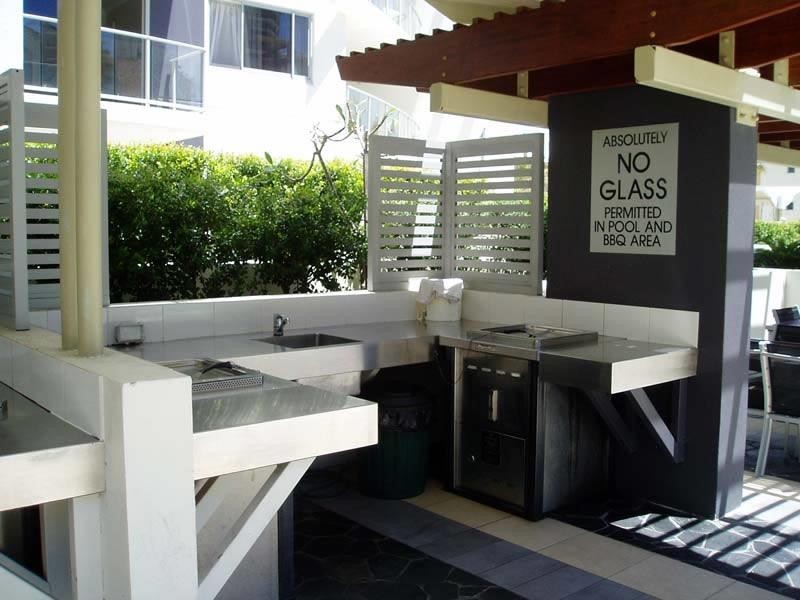 21-23 Cypress Avenue, Surfers Paradise QLD 4217