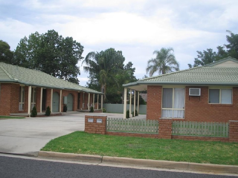 1 & 2/7 Kambora Court, Lavington NSW 2641