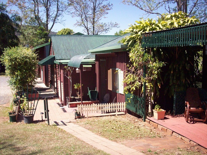 10 Braeside Drive, Uki NSW 2484