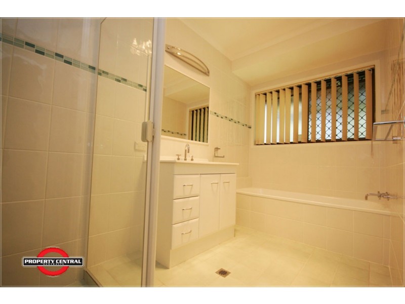 190 Discovery Drive, Helensvale QLD 4212