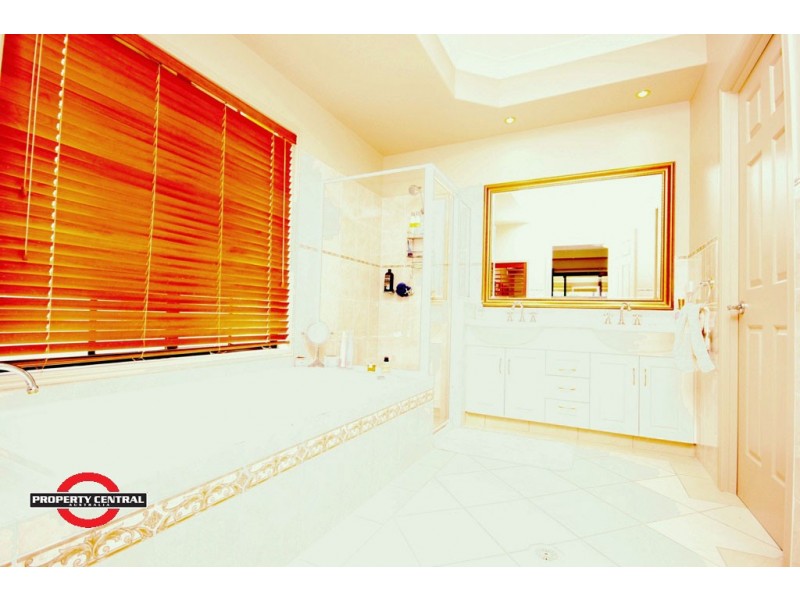 32 John Dalley Drive, Monterey Keys QLD 4212