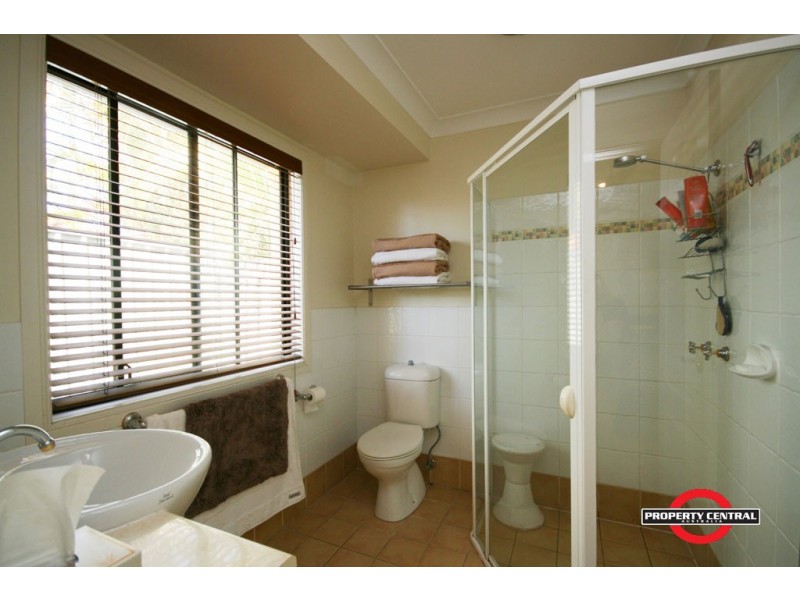 5 Ken Cres, Monterey Keys QLD 4212