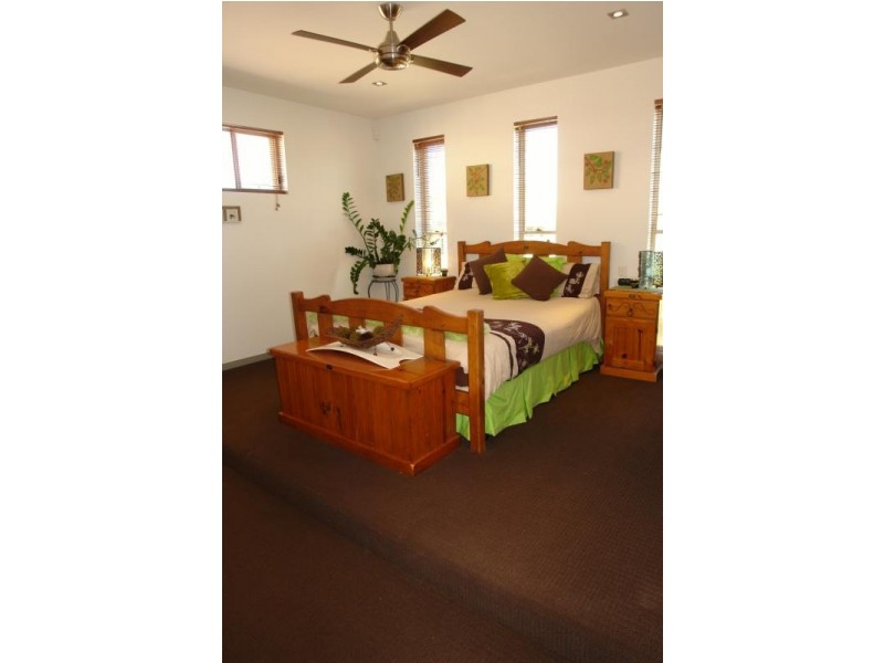 45 Golden Bear, Arundel QLD 4214