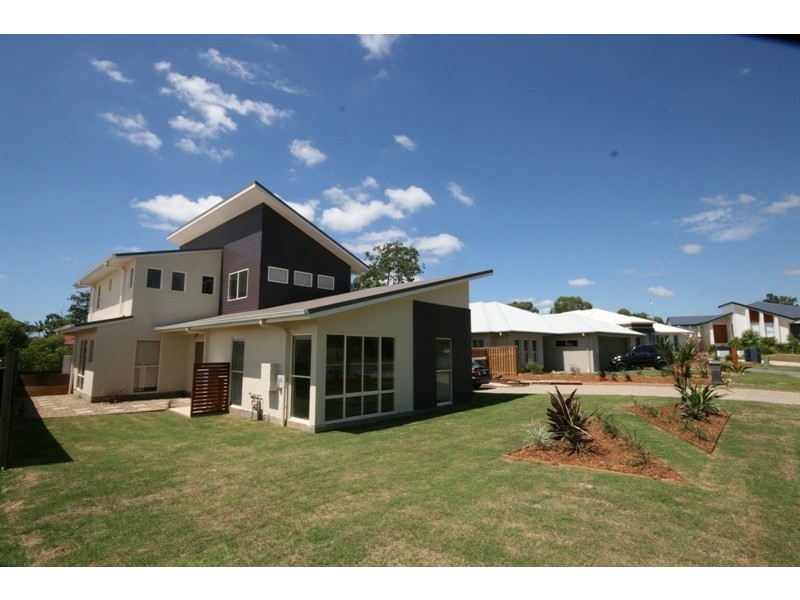 32 Peregrine Cr, Coomera QLD 4209