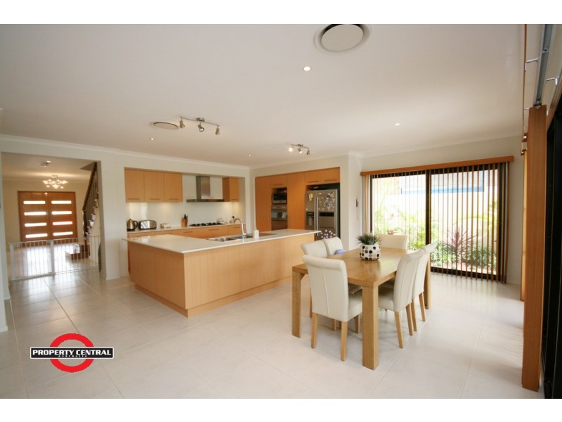 Hope Island QLD 4212