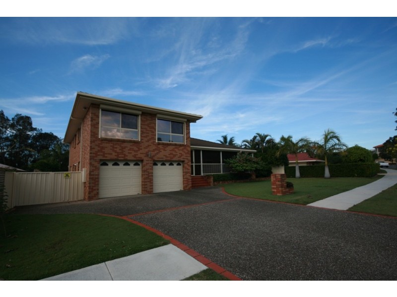 16 Gippsland Drive, Helensvale QLD 4212