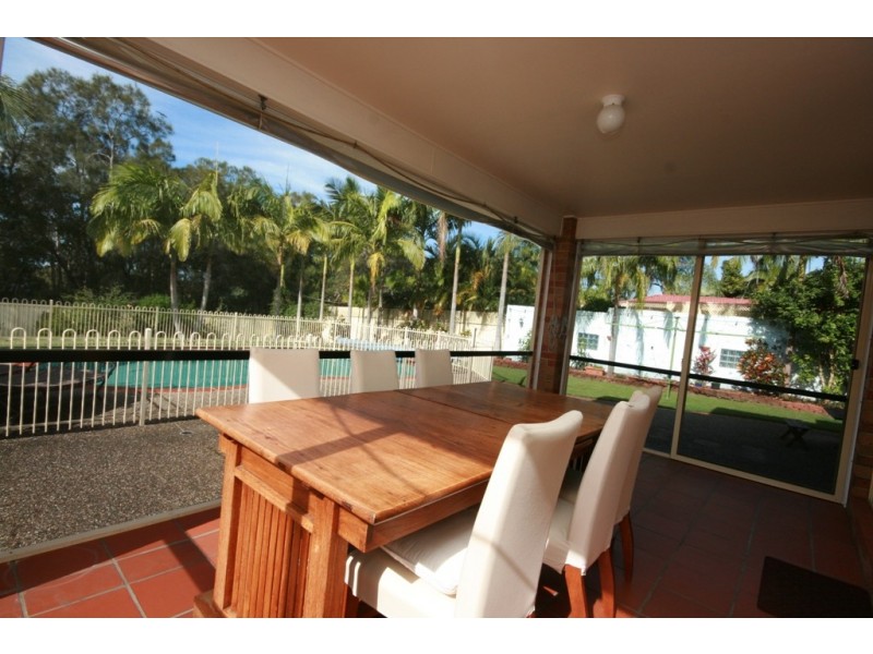 16 Gippsland Drive, Helensvale QLD 4212