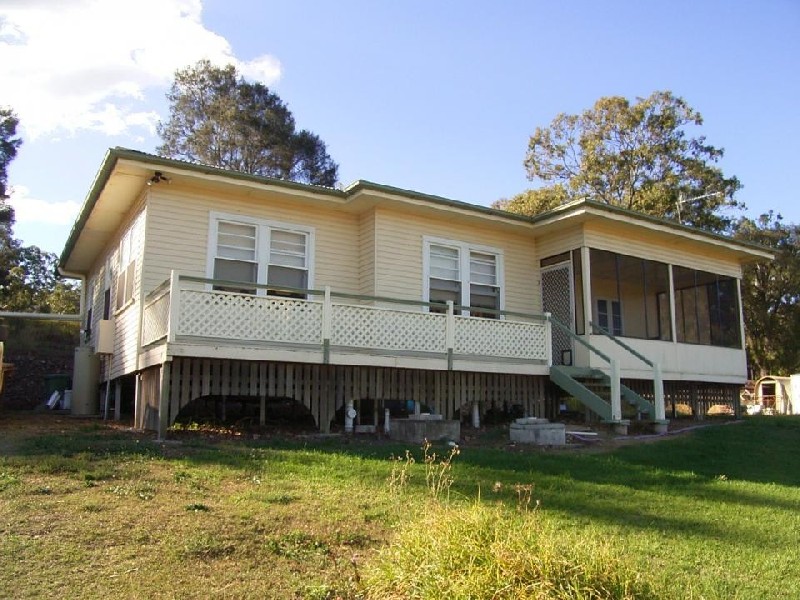 6 Valley Drive, Meringandan West QLD 4352