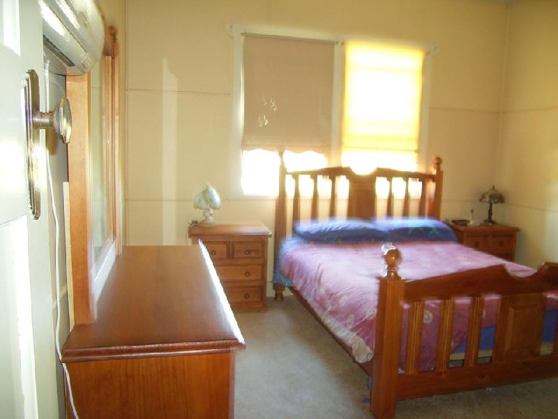 6 Valley Drive, Meringandan West QLD 4352