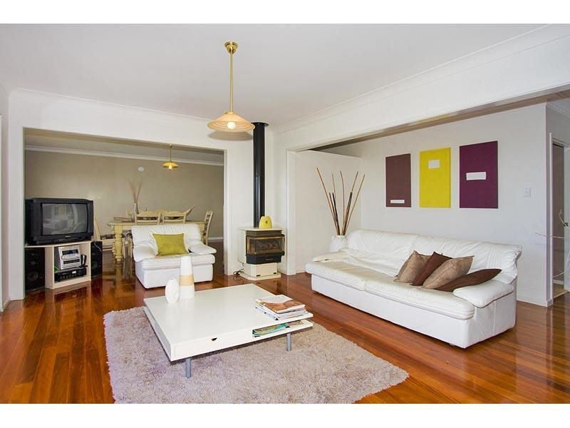 12 Seaview Road, Banora Point NSW 2486
