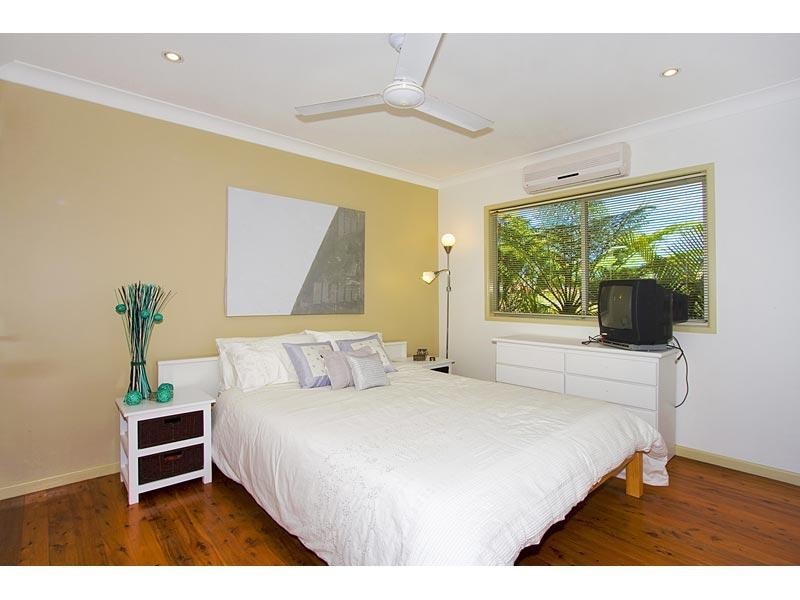 12 Seaview Road, Banora Point NSW 2486
