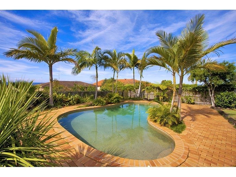 12 Seaview Road, Banora Point NSW 2486