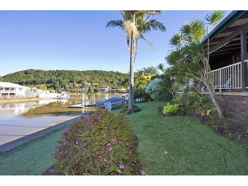 22 Captains Way, Banora Point NSW 2486