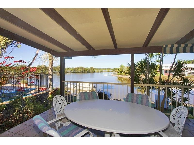 22 Captains Way, Banora Point NSW 2486