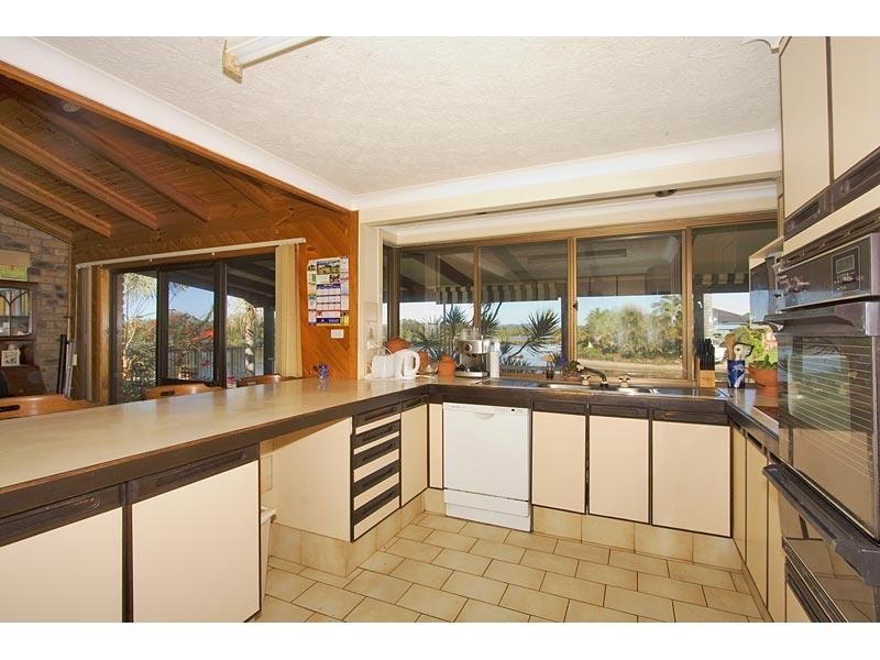 22 Captains Way, Banora Point NSW 2486