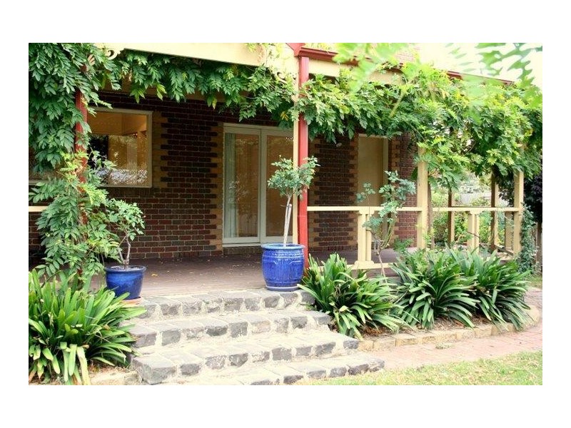 1 Chesterfield Road, Somerville VIC 3912