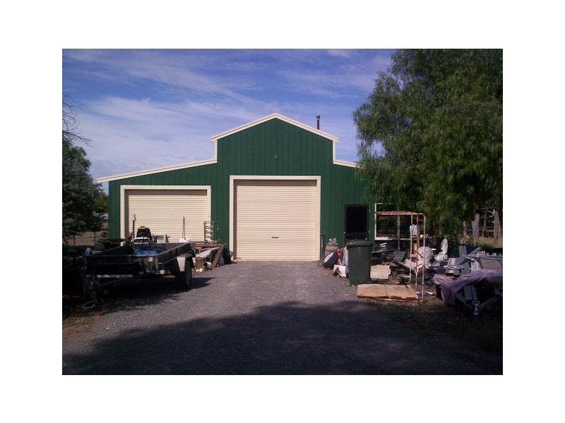 114 HIGH ST, Charlton VIC 3525