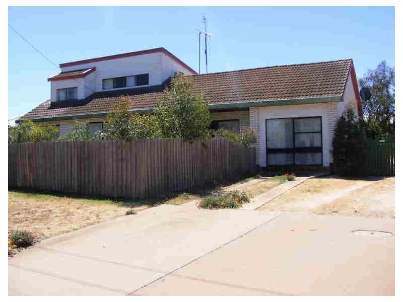 47 Elizabeth St, Donald VIC 3480