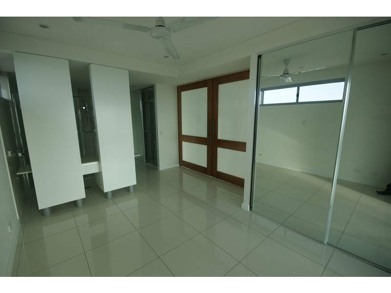 1423/27 Woods Street, Darwin NT 0800