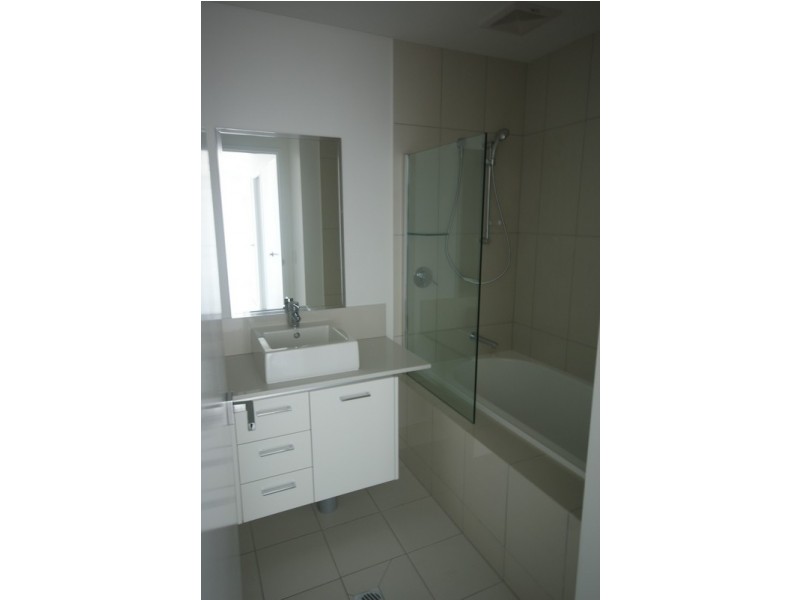 1423/27 Woods Street, Darwin NT 0800