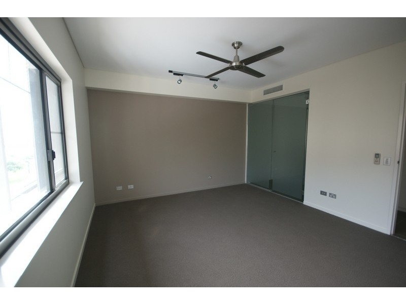 104/19b Kitchener Drive, Darwin NT 0800