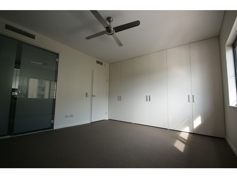 104/19b Kitchener Drive, Darwin NT 0800