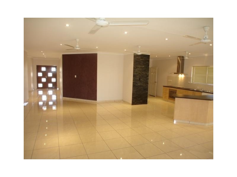16 Wood Crescent, Rosebery NT 0832