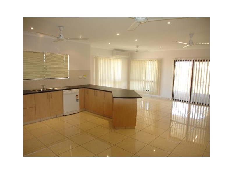 16 Wood Crescent, Rosebery NT 0832