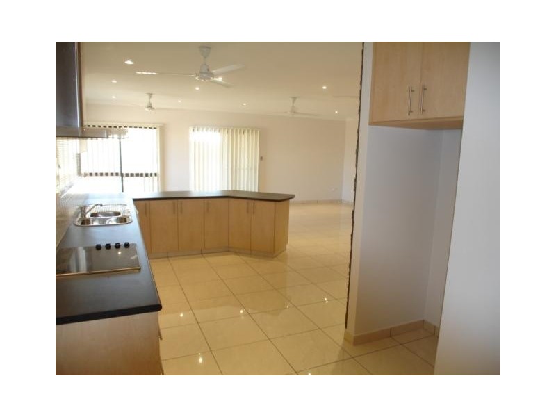 16 Wood Crescent, Rosebery NT 0832