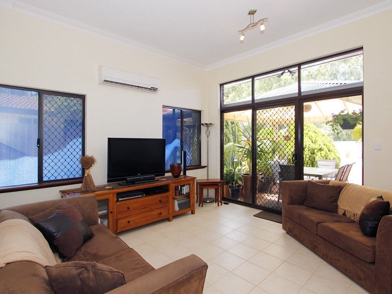 7 Trevithick Close, Stirling WA 6021