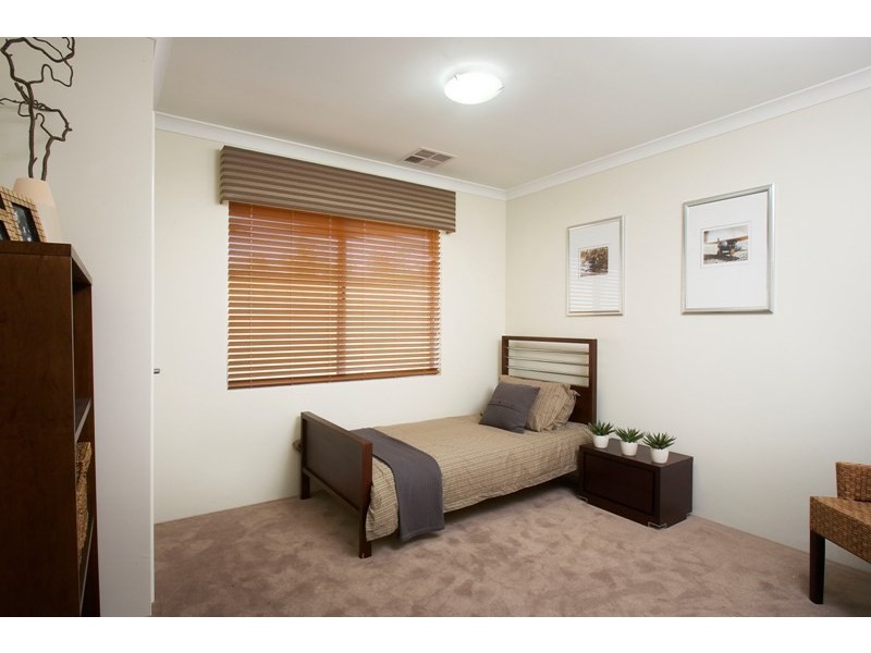 17 Barcoo Bend, Hammond Park WA 6164