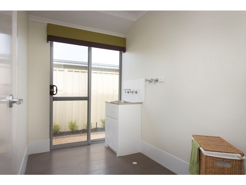 17 Barcoo Bend, Hammond Park WA 6164