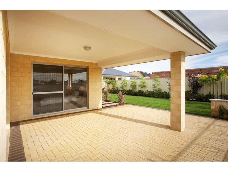 17 Barcoo Bend, Hammond Park WA 6164