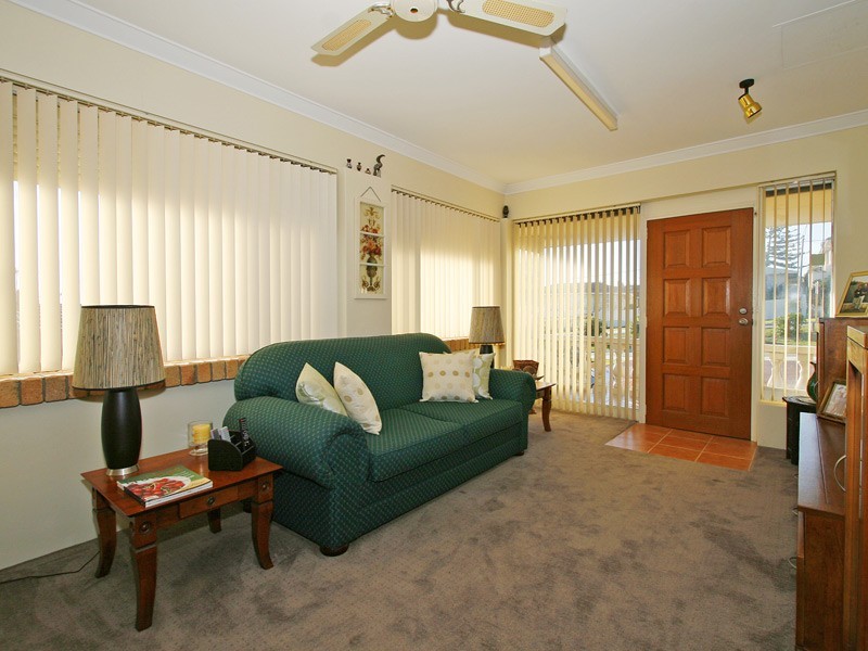 7 Karrinyup Road, Trigg WA 6029