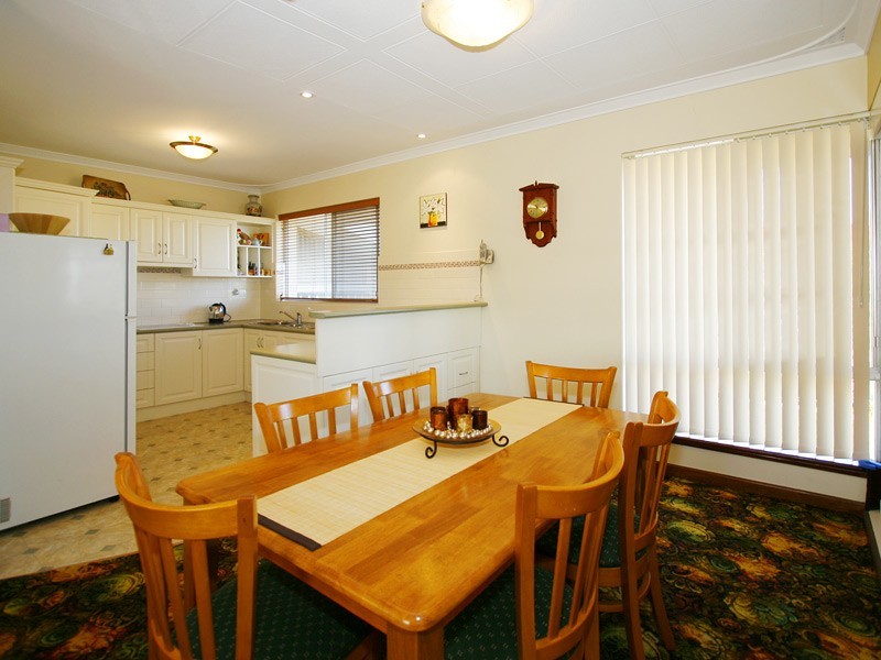 7 Karrinyup Road, Trigg WA 6029