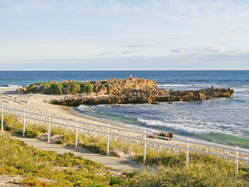 7 Karrinyup Road, Trigg WA 6029