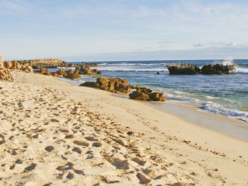 7 Karrinyup Road, Trigg WA 6029