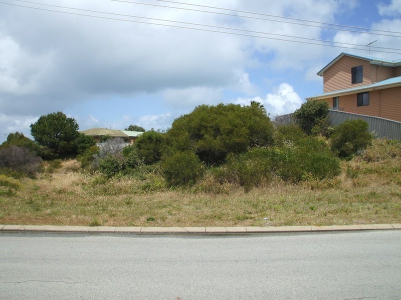 18 Crystaluna Drive, Golden Bay WA 6174