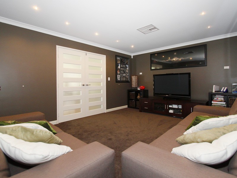 44 Concord Terrace, Atwell WA 6164