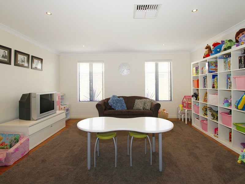 44 Concord Terrace, Atwell WA 6164