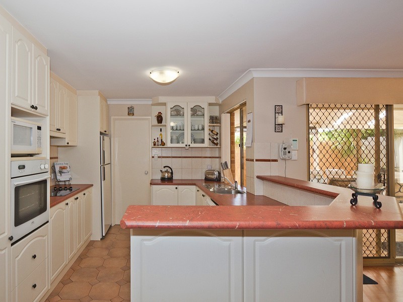 8 Jury Close, Ocean Reef WA 6027