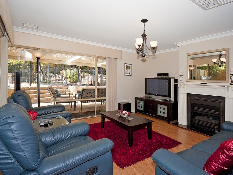 8 Jury Close, Ocean Reef WA 6027