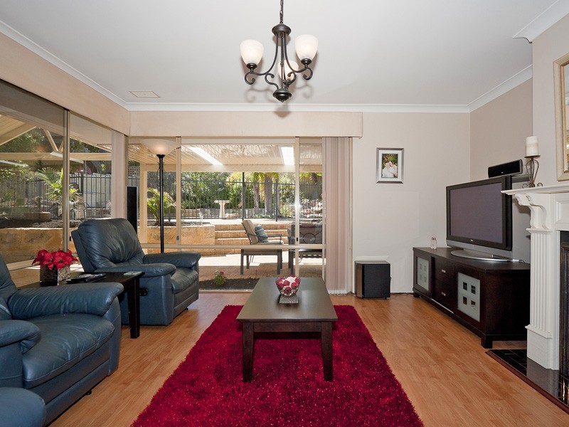 8 Jury Close, Ocean Reef WA 6027