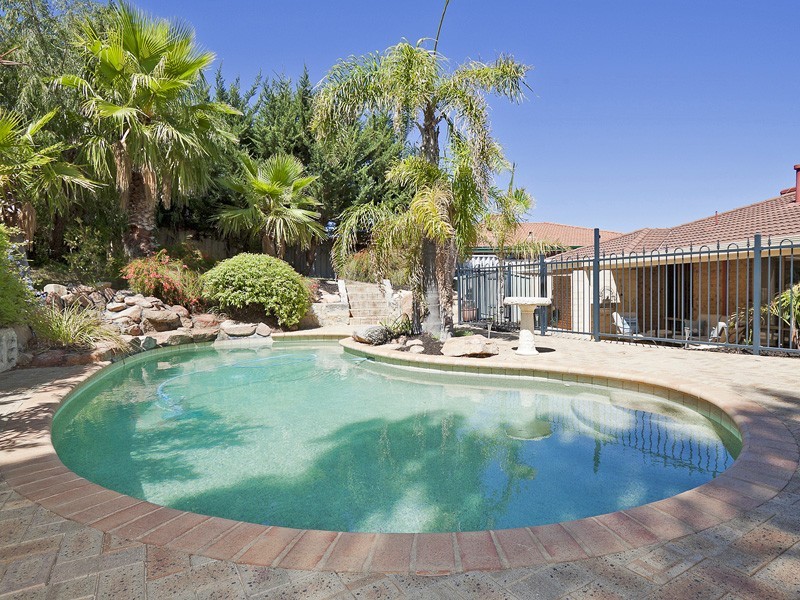 8 Jury Close, Ocean Reef WA 6027