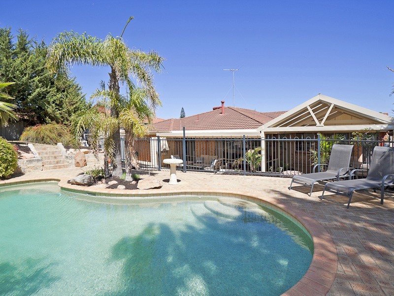 8 Jury Close, Ocean Reef WA 6027