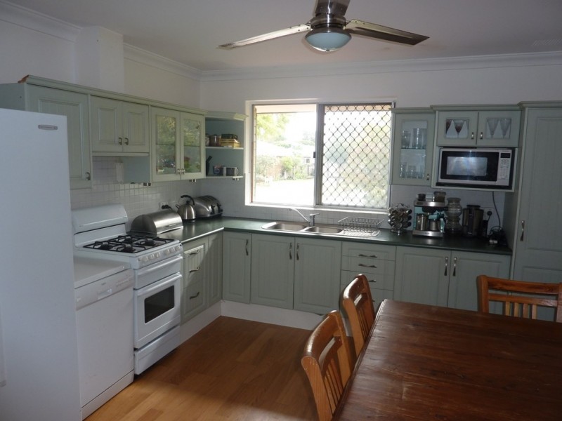 27a Hutchings Way, Kardinya WA 6163