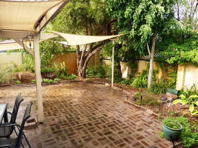27a Hutchings Way, Kardinya WA 6163