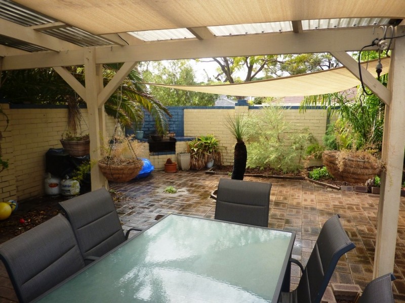 27a Hutchings Way, Kardinya WA 6163