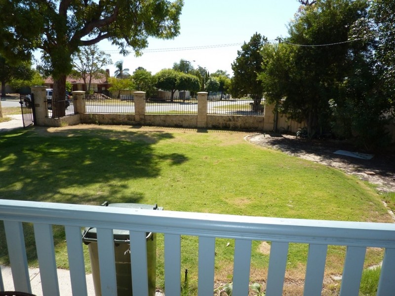 18 Burdham Way, Balga WA 6061
