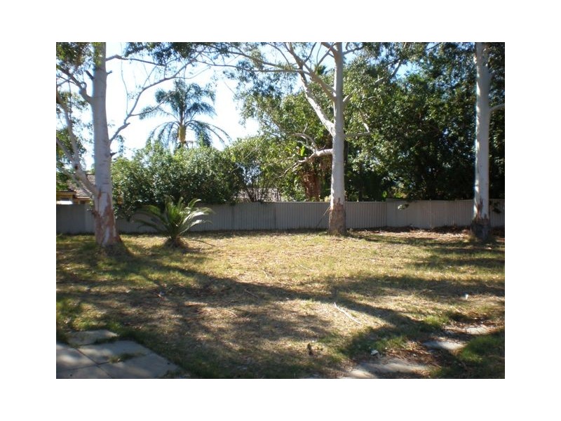 18 Burdham Way, Balga WA 6061